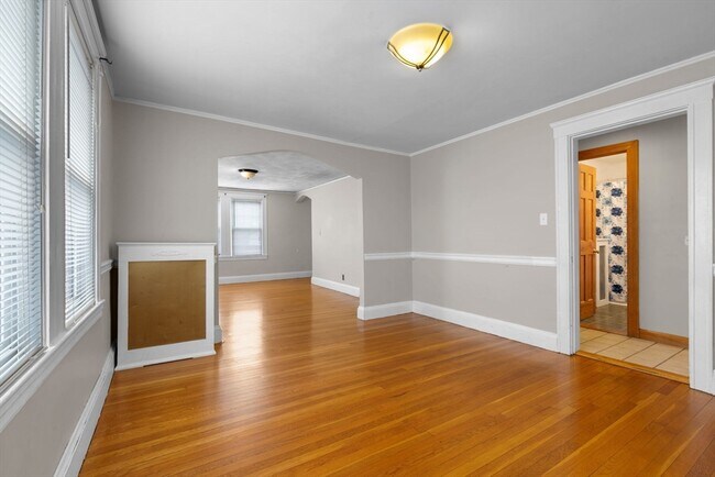 Building Photo - 5-7 Linwood Ave