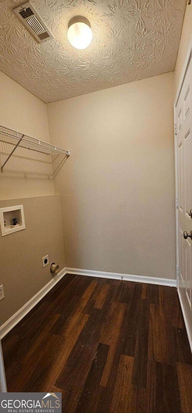 Building Photo - 18 Brookhaven Ct