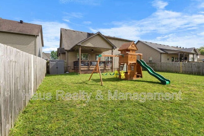 Building Photo - 752 Cavalier Dr