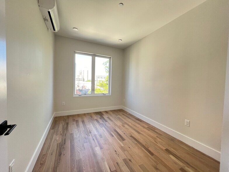 Unit 3B - 46 Van Reipen Ave