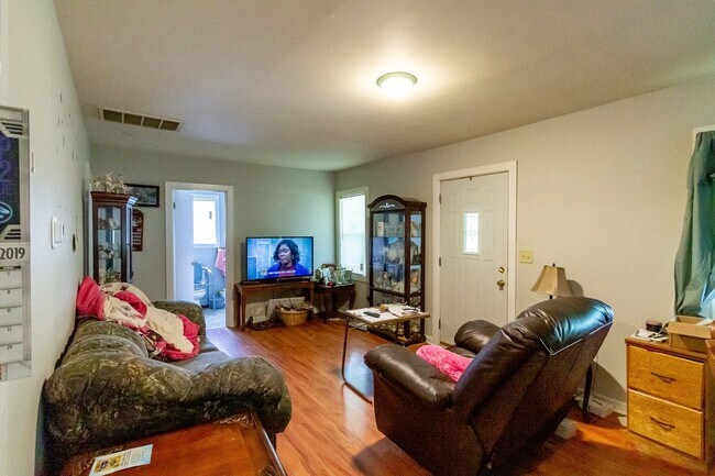 Building Photo - PRELEASING for AUGUST 2024! Dishwasher Inc...