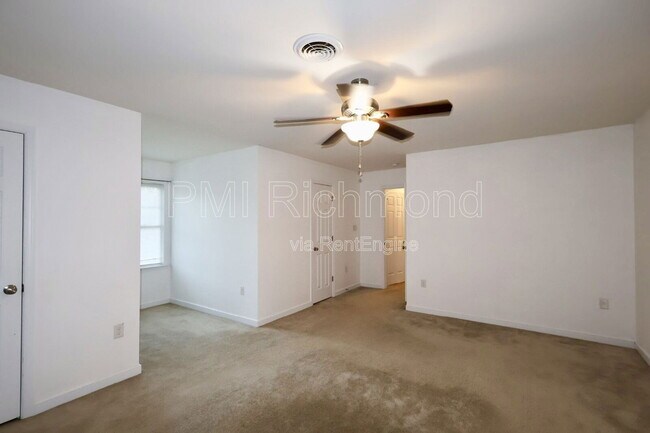 Building Photo - 15831 Haggis Dr