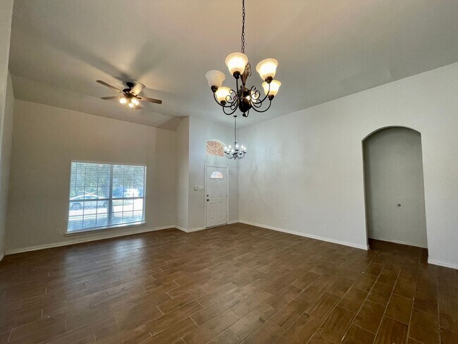 Building Photo - Gorgeous 4-bedroom home!
