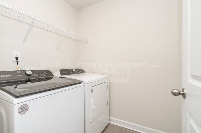 Building Photo - 3483 Backwater St