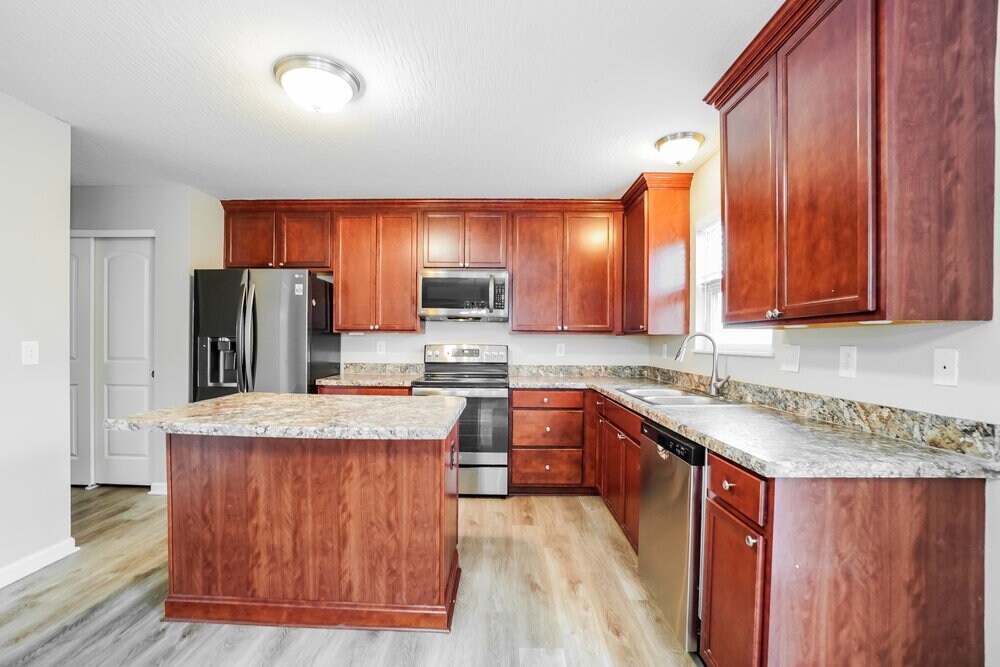 Building Photo - 77 Faulkner Dr