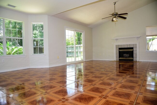 Building Photo - 3 Bedroom in Bluewater Bay!