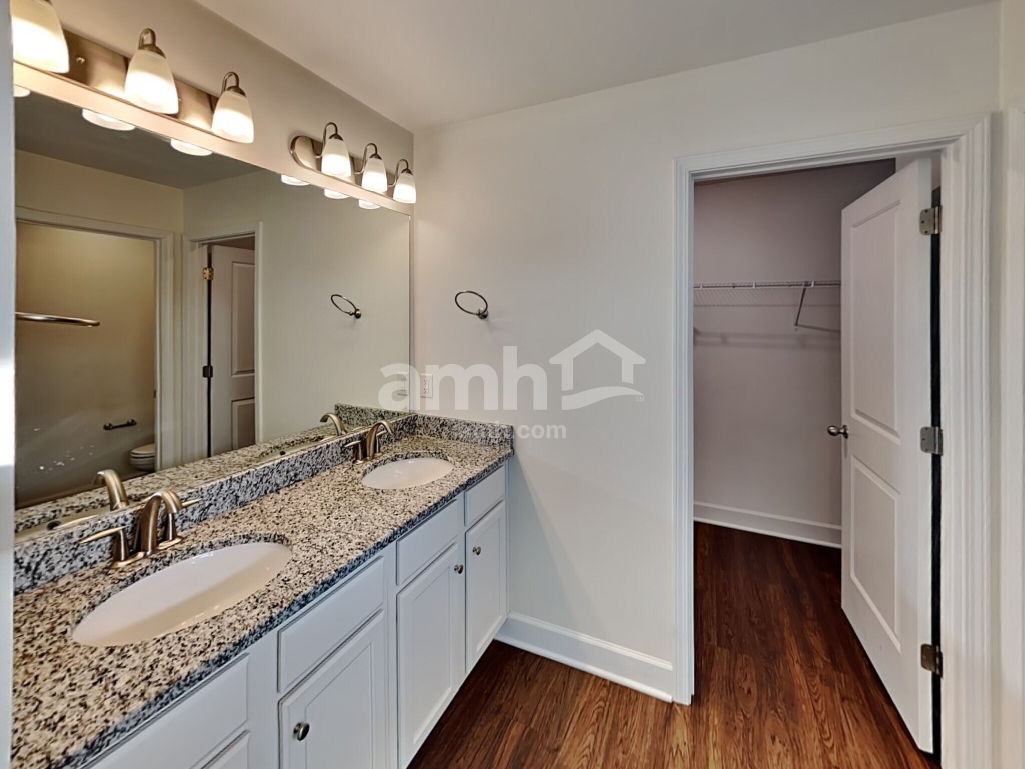 Building Photo - 4996 Chutney Dr