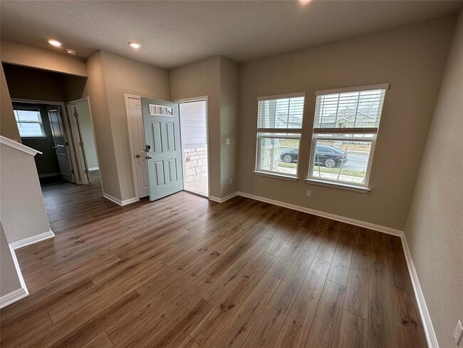 Building Photo - 110 Oakdale Meadows Ln