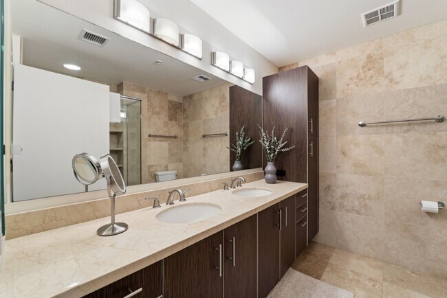 Building Photo - Luxury Corner Unit with Panoramic Mountain Views at Optima Camelview!