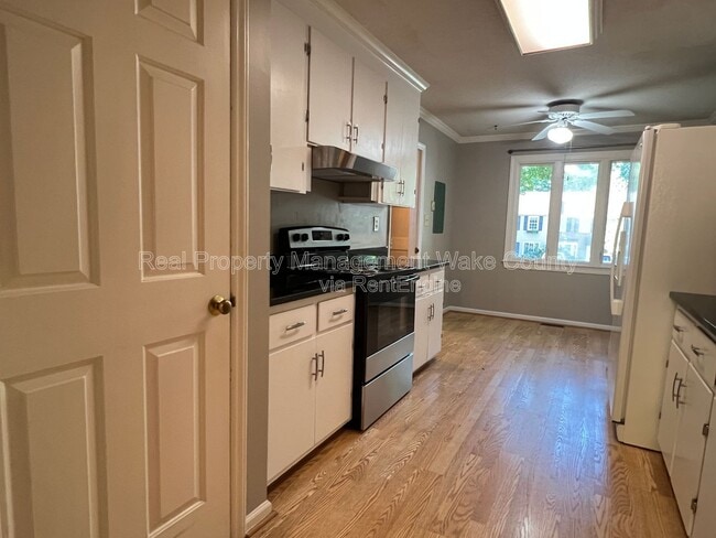 Building Photo - 2884 Wycliff Rd