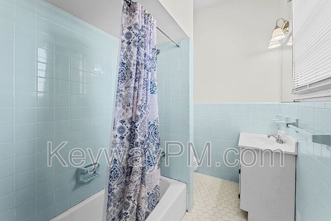 Building Photo - 320 Telfair St