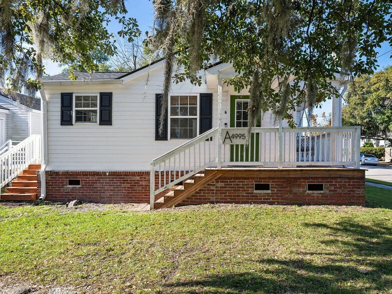 Building Photo - 4995 Chateau Ave