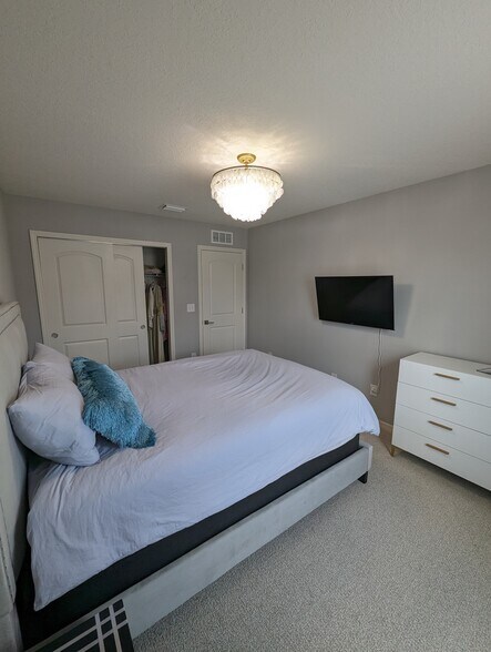 Building Photo - 9235 Freedom Hill Dr