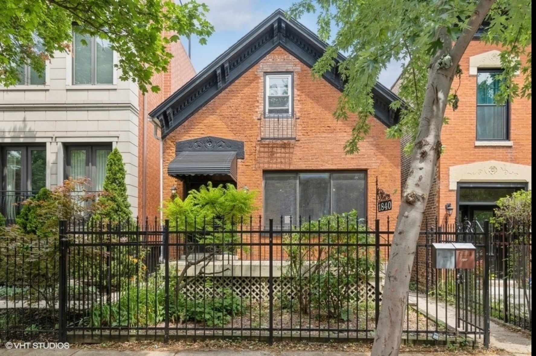 Building Photo - 1840 W Huron St