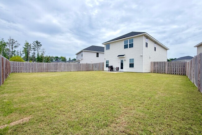 Building Photo - COMING JUNE 2026! (Small Pet Only)