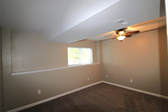 Building Photo - 207 Tyndale Dr