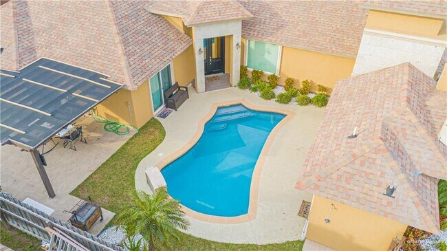 Building Photo - 30 N 46th St