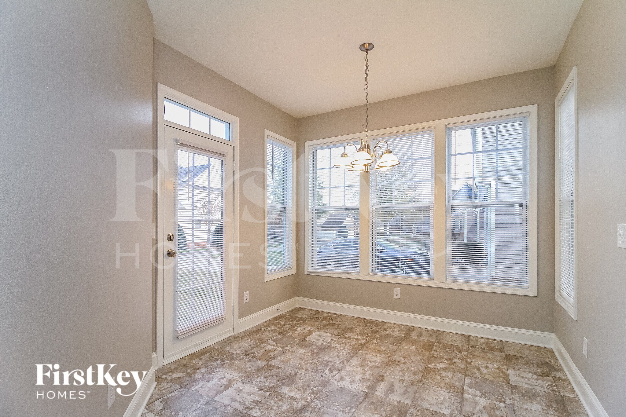 Building Photo - 112 Waverly St