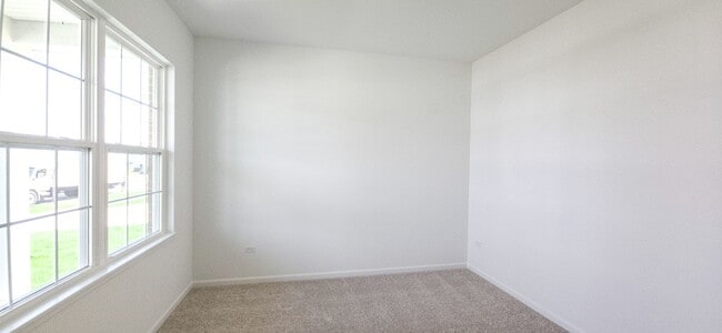 Building Photo - 8487 Redmond St