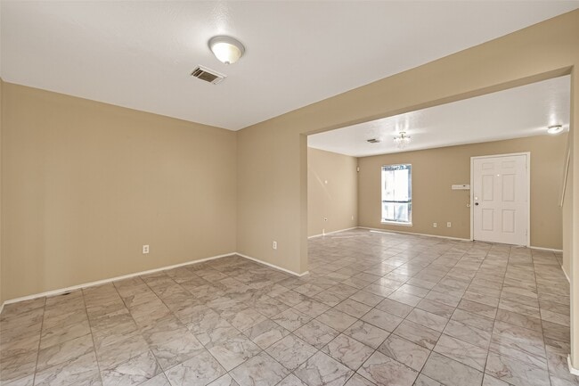 Building Photo - 8814 Sage Pl Dr