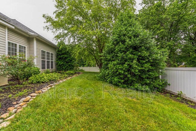 Building Photo - 131 Ivy Creek Ln