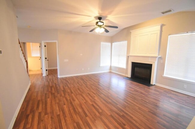 Building Photo - 6827 Braddock Ln