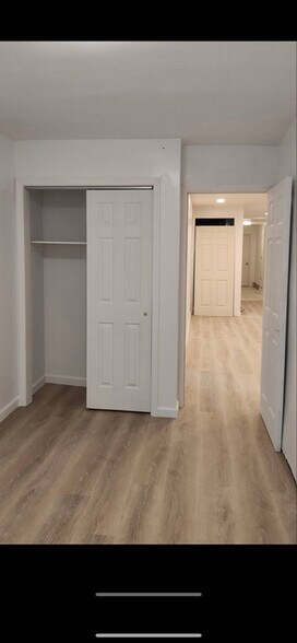 Building Photo - 2957 Shore Pkwy