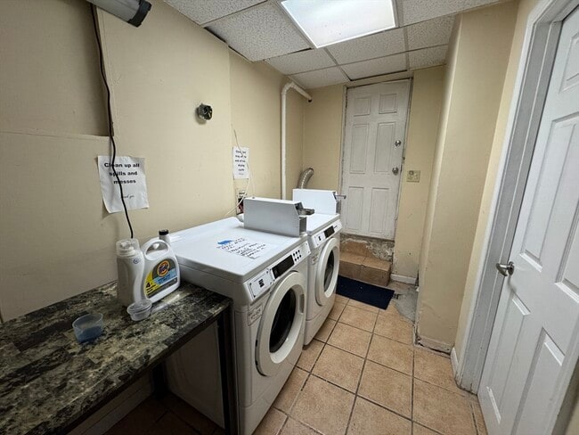 Building Photo - 14 Chelsea St