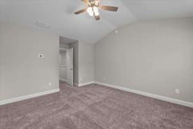 Building Photo - 1005 Linsmore Ave