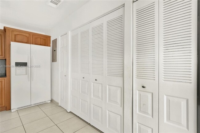 Building Photo - 7127 SW 154th Ct