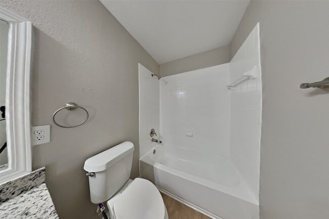 Building Photo - 18502 Fair Grange Ln