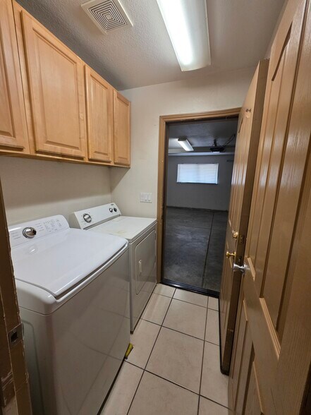 Building Photo - 875 H St