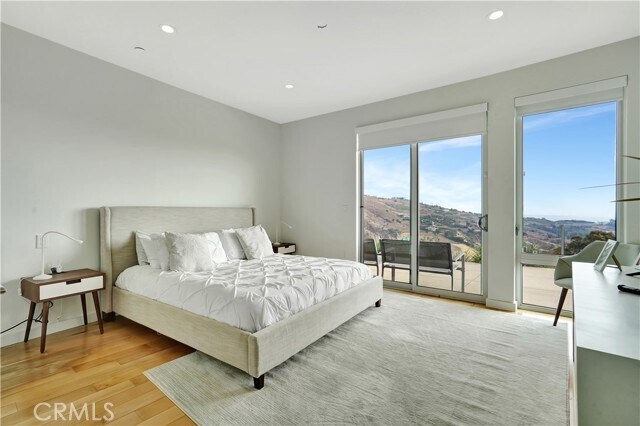 Building Photo - 28405 Via Acero St