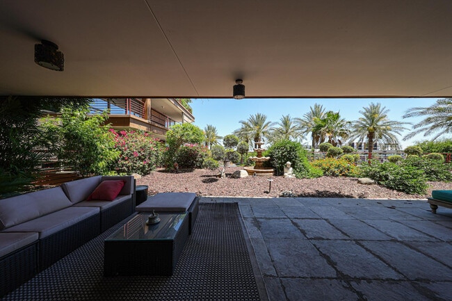 Building Photo - 7157 E Rancho Vista Dr