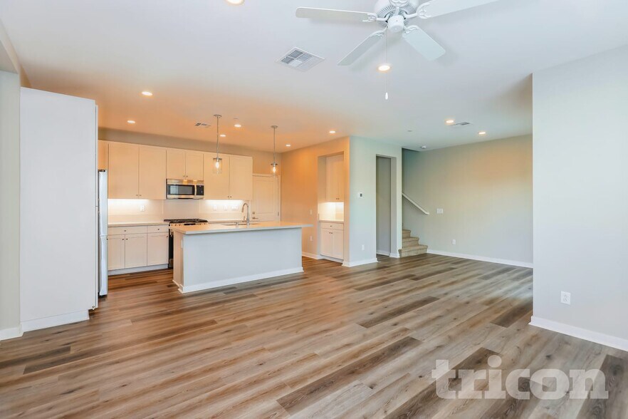Building Photo - 31575 Hans Dr