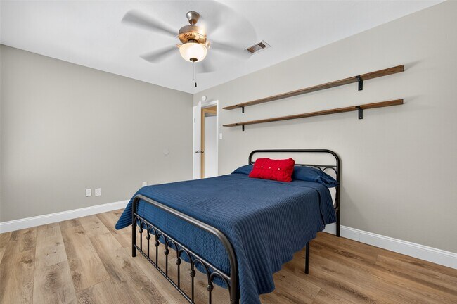 Building Photo - 10 Kittiwake Ct