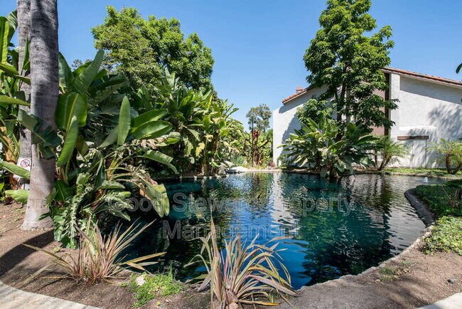 Building Photo - 363 Molokai Dr