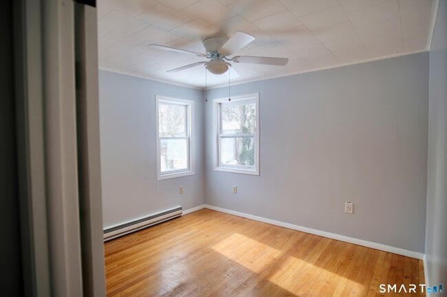 Building Photo - 37 Russell St