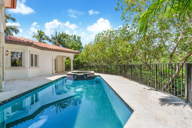 Building Photo - 13680 Deering Bay Dr