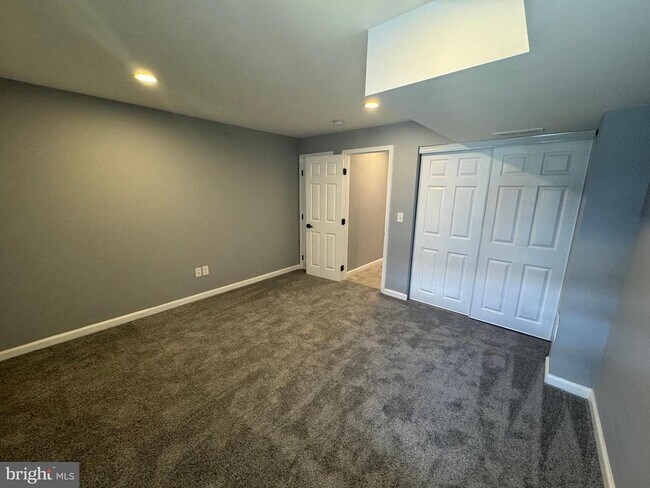 Building Photo - 2731 Mura St