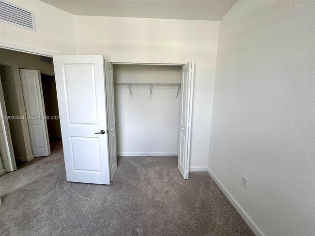 Building Photo - 2877 SE 24th Ct