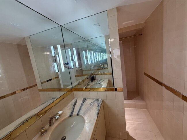 Building Photo - 19707 Turnberry Way