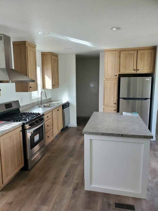 Building Photo - 530 Frontier Dr