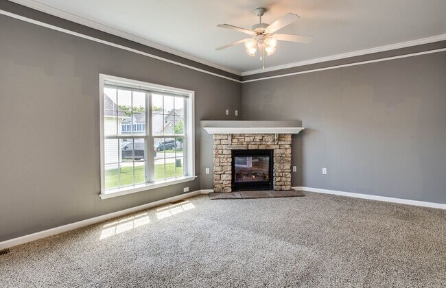 Building Photo - 43 Carlsbad Dr