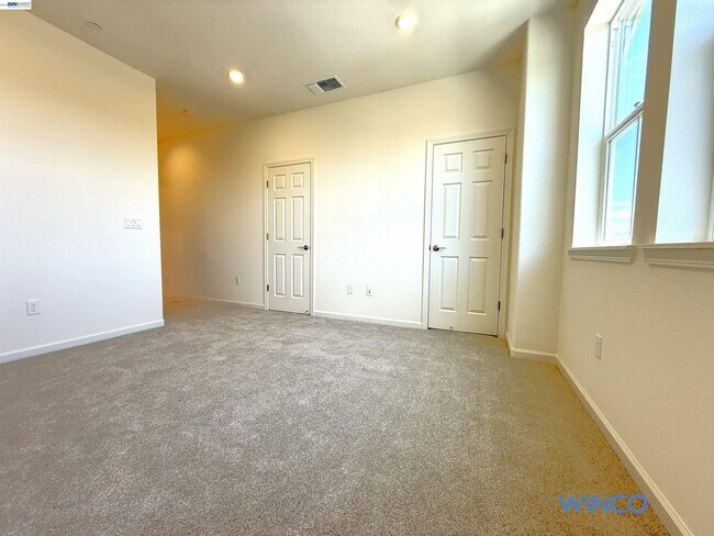 Building Photo - 3810 Norbridge Ave