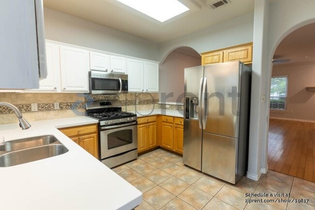 Building Photo - 12245 Abbey Glen Ln