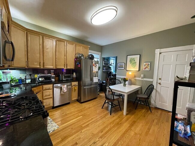 Primary Photo - 23 Forest Hills St