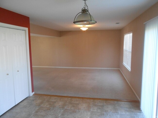 Building Photo - 9509 Hidden Village Pl