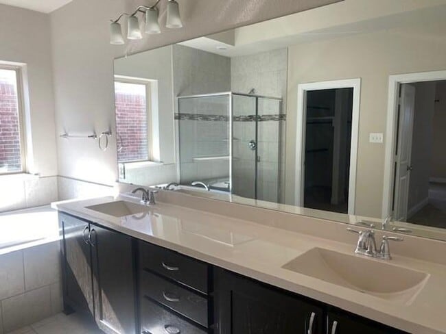 Building Photo - Breathtaking 4-bedroom home in the highly ...