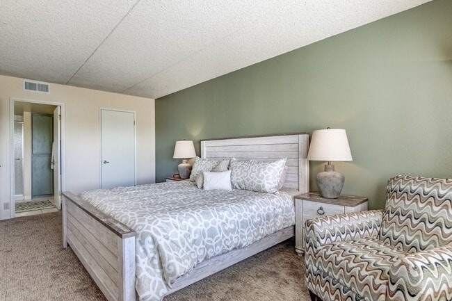 Building Photo - Old Town Scottsdale Condo with a View! Furnished